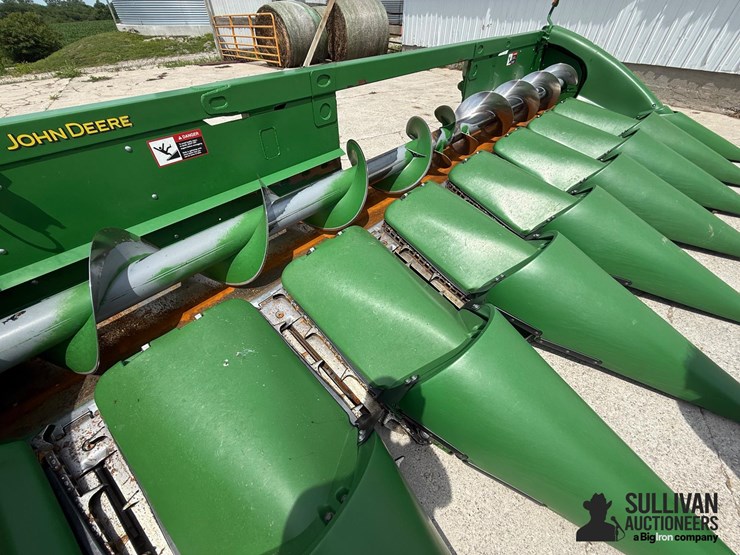 2017-john-deere-608c-image-17