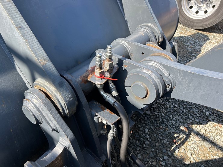 2012-deere-624k-image-14