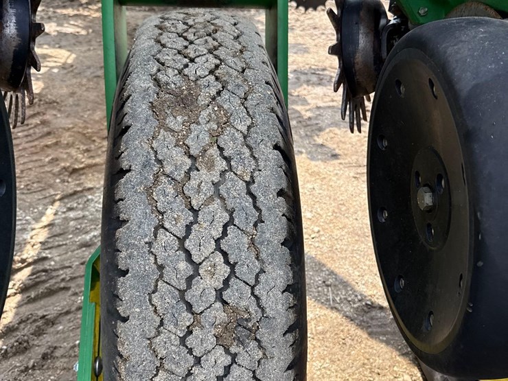 2006-john-deere-1770nt-image-31