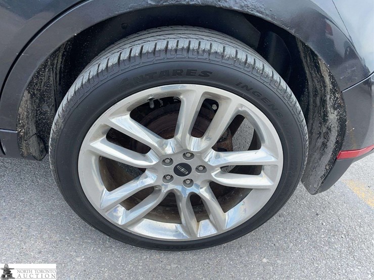 2010-lincoln-mkx-image-24