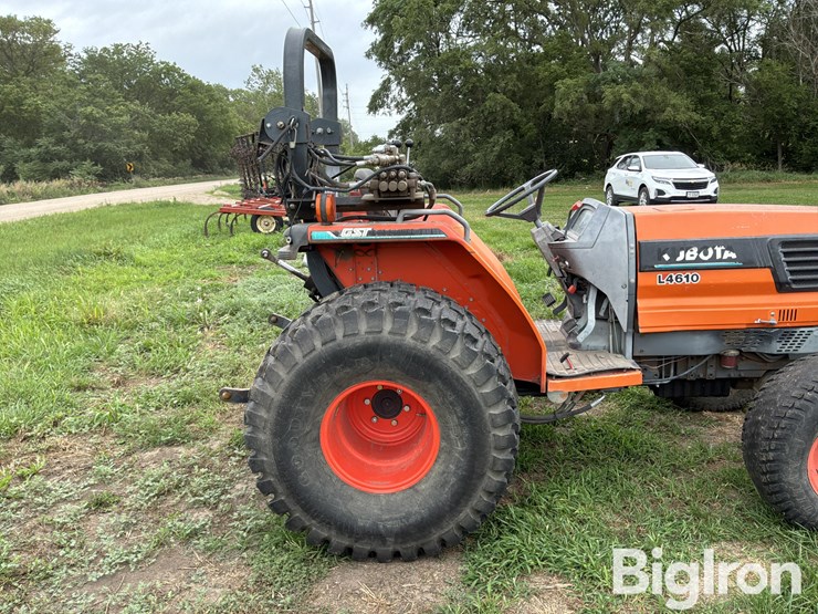 2001-kubota-l4610-image-15