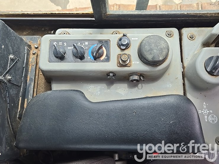 2023-komatsu-d61pxi-24-image-51