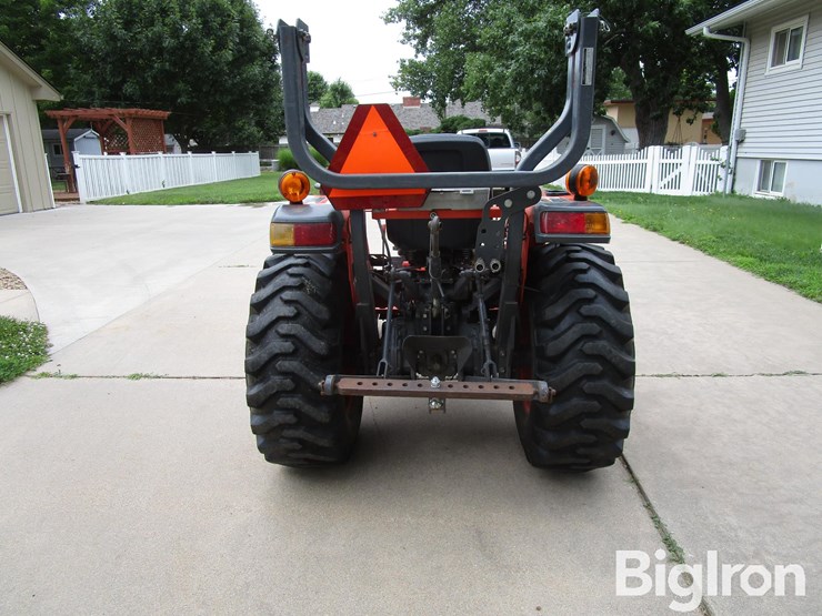 2014-kubota-l3301d-image-6