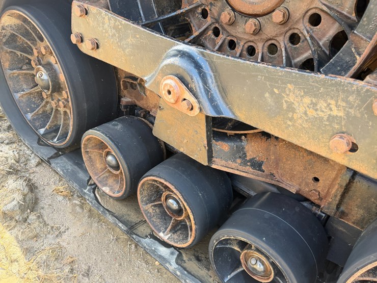 2014-case-ih-470-image-28