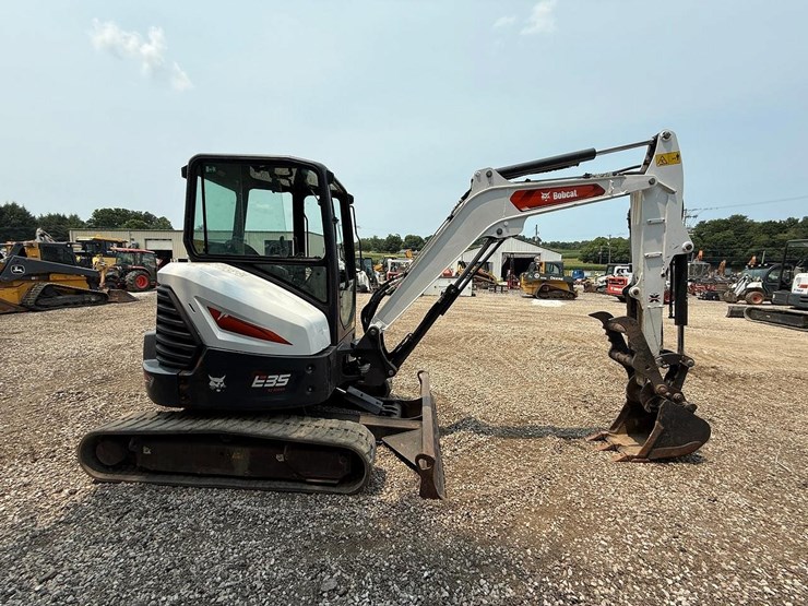 2023-bobcat-e35i-image-5