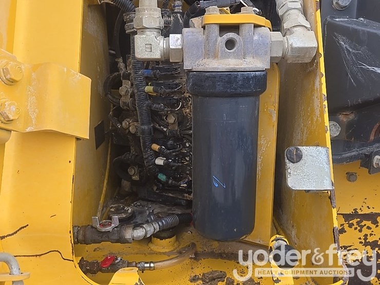 2020-komatsu-d61px-24-image-34