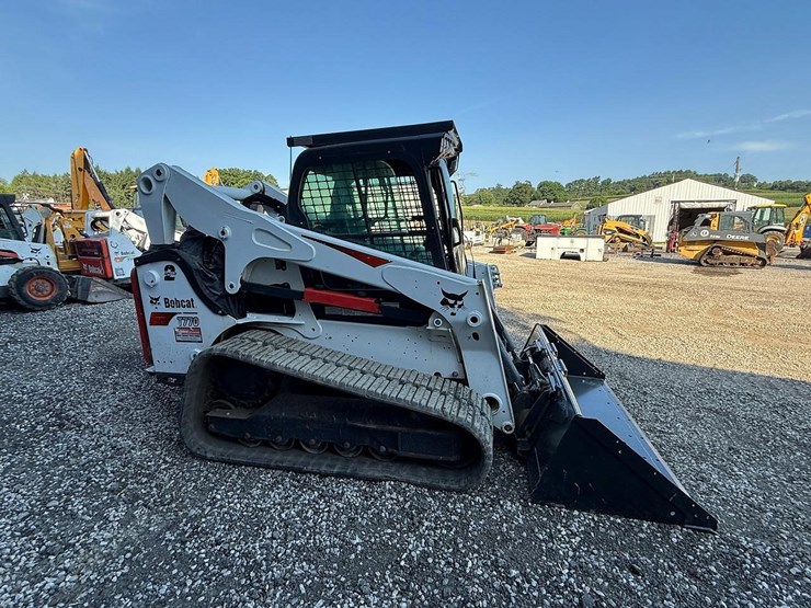 2022-bobcat-t770-image-5
