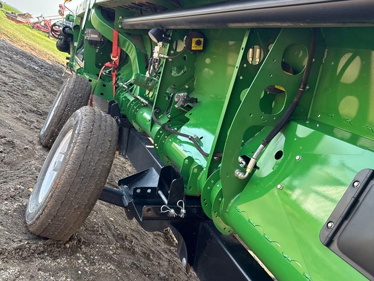 2018-john-deere-635fd-image-16