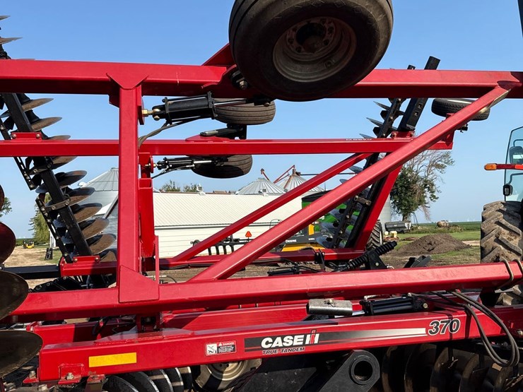 2012-case-ih-370-image-37