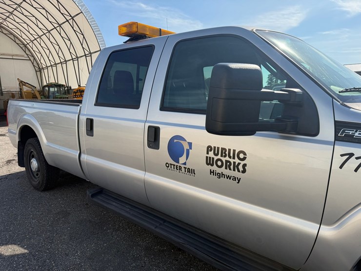 2011-ford-f350-image-24