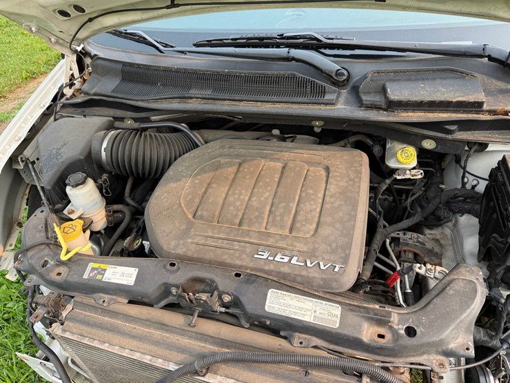 2013-dodge-caravan-image-12