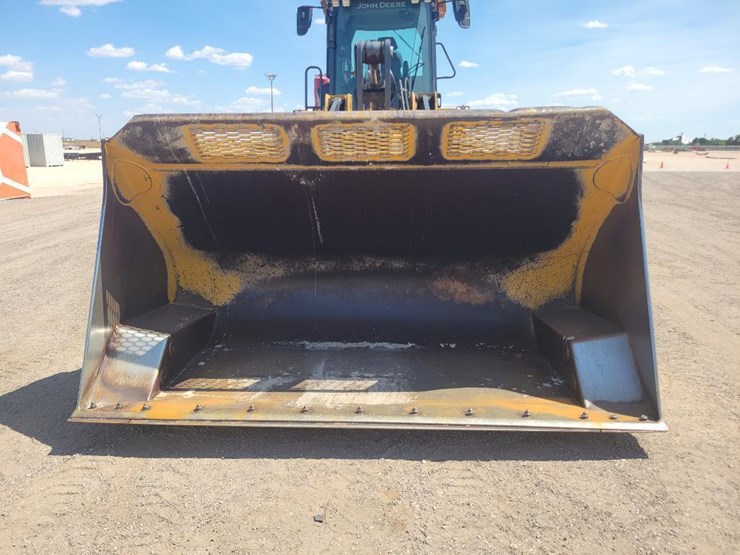 2022-john-deere-644-image-9