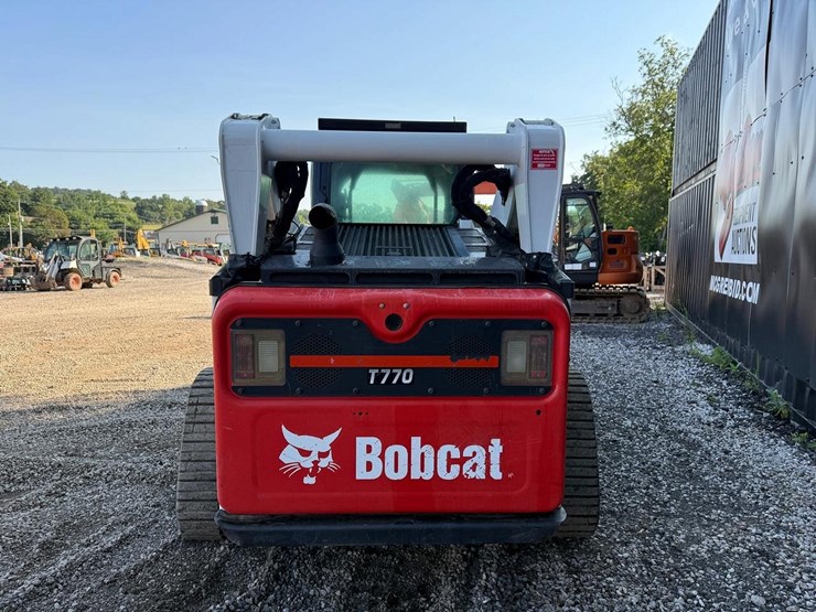 2022-bobcat-t770-image-3