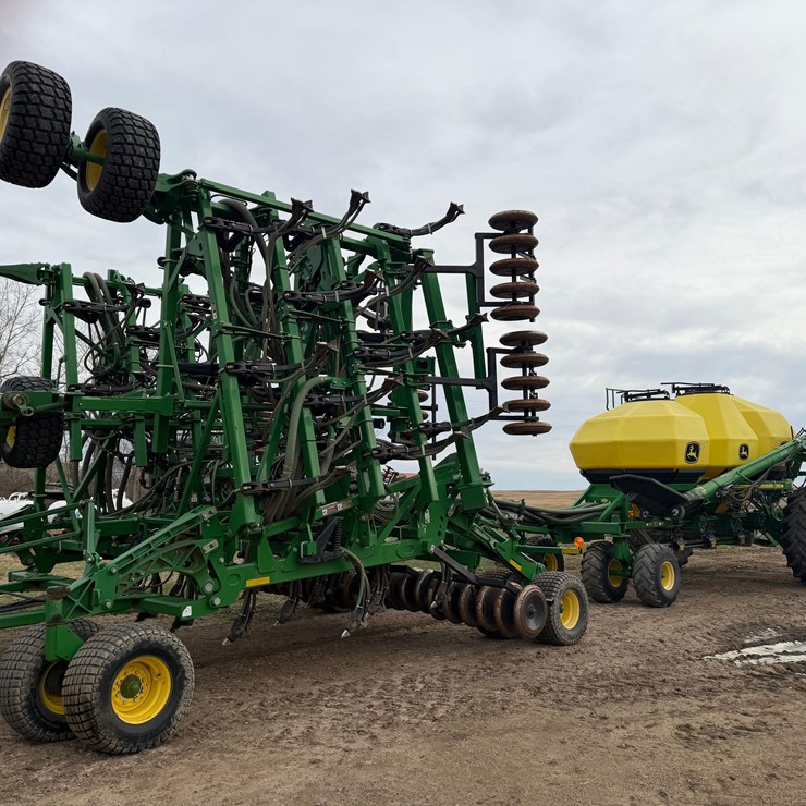 2013 JOHN DEERE 1830