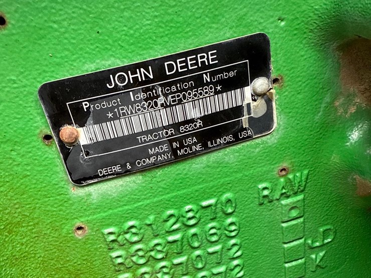 2014-john-deere-8320r-image-9