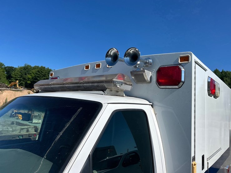2000-ford-e350-image-18