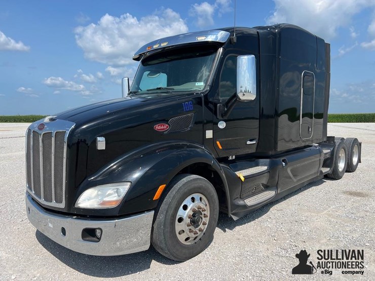 2015-peterbilt-579-image-1