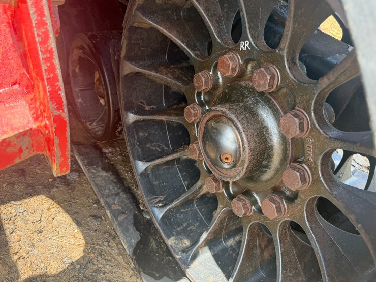 2014-case-ih-470-image-43