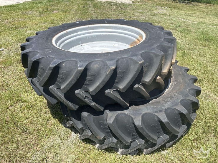pair-of-480/80r42-tractor-wheels-and-tires-image-1