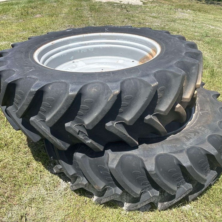 Pair of 480/80R42 Tractor Wheels and Tires