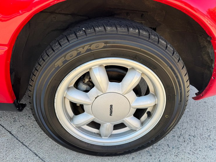 #1872-•-1990-mazda-miata-convertible-image-48