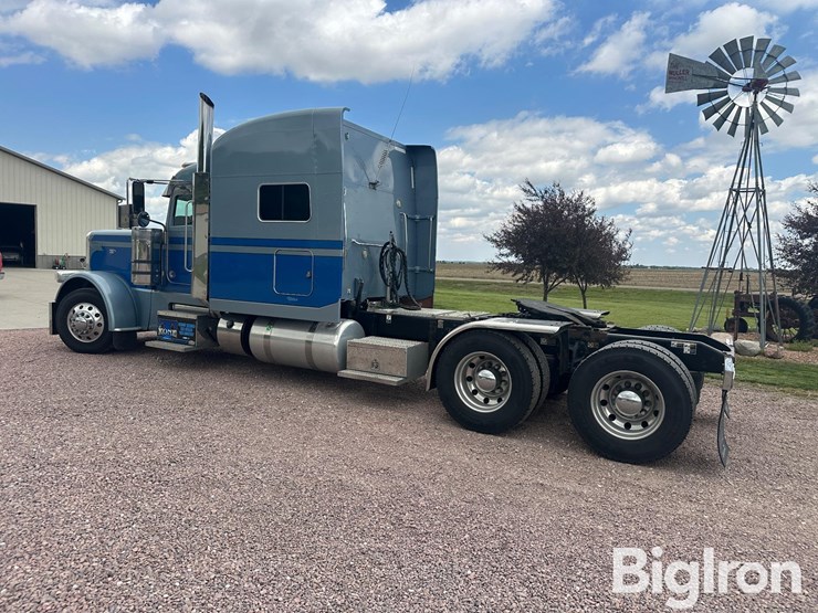 2020-peterbilt-389-image-7