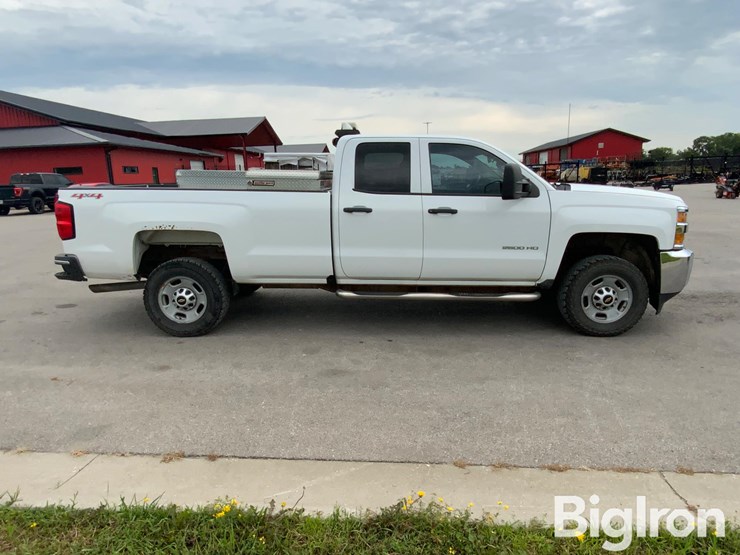 2016-chevrolet-silverado-2500-image-4