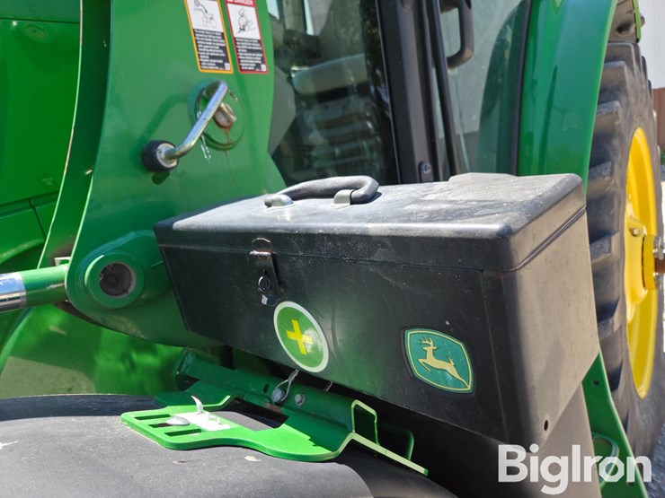 2014-john-deere-6140m-image-19