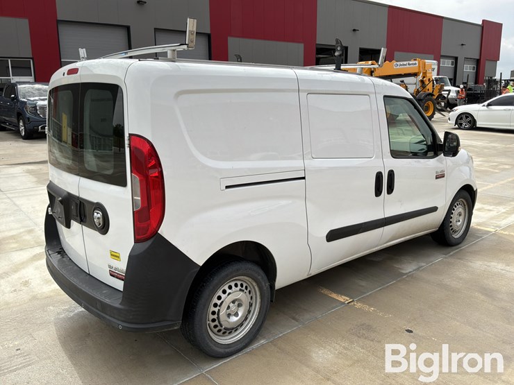 2017-ram-promaster-city-image-5