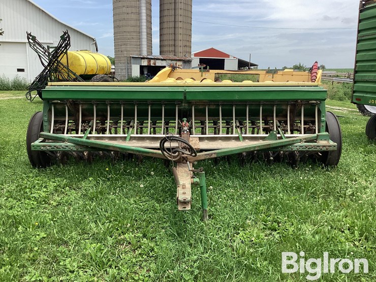 john-deere-8300-image-2