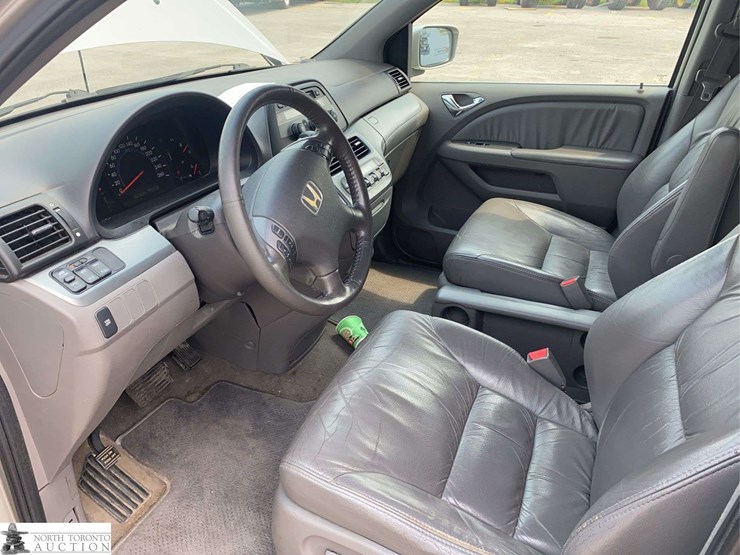 2008-honda-odyssey-image-11