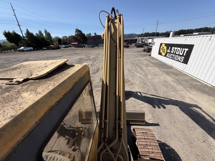 1990-caterpillar-e70b-image-33