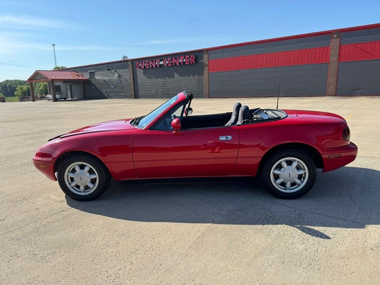 #1872-•-1990-mazda-miata-convertible-image-2