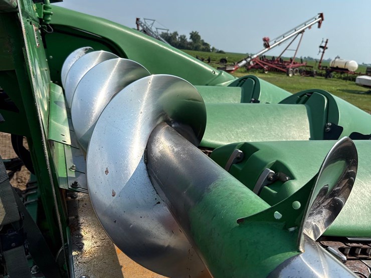 2012-john-deere-608c-image-30