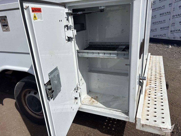 2015-ford-transit-image-22