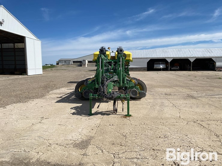 2022-john-deere-1775nt-image-2