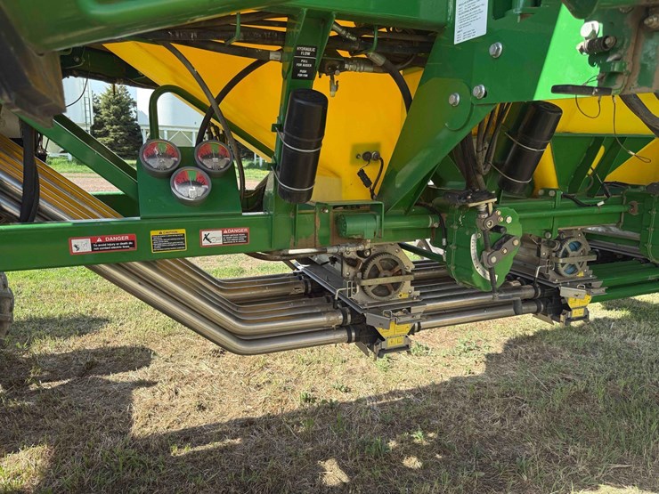 2013-john-deere-1830-image-25