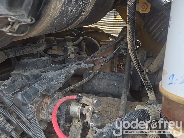 2020-komatsu-d61px-24-image-39