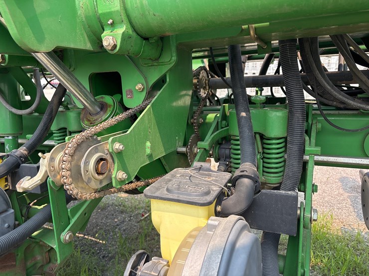 john-deere-1790-image-11
