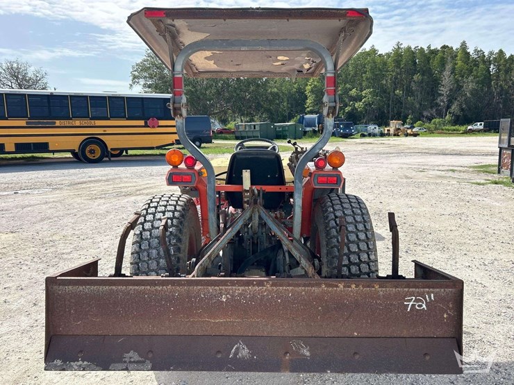 2002-kubota-l4300e-48hp-utility-tractor-w/-sweeper-and-box-blade-ripper-image-30