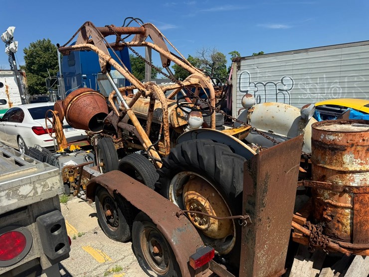 #2097-•-1953-ferguson-tractor-w/-trailer-image-3