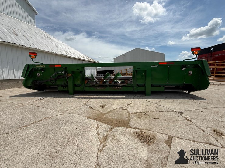 2017-john-deere-608c-image-6