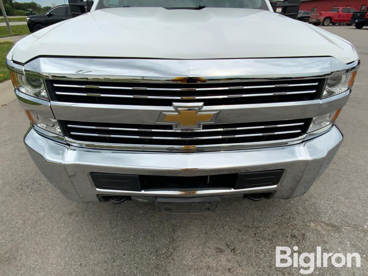 2016-chevrolet-silverado-2500-image-11