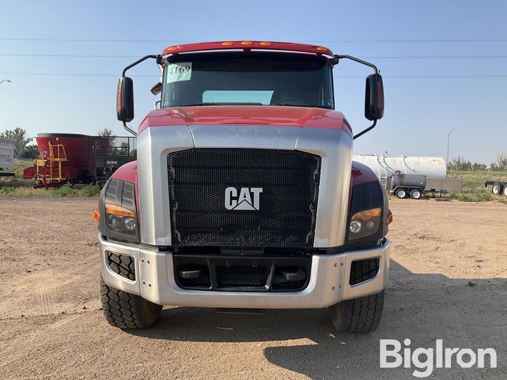 2017-caterpillar-ct660-image-2