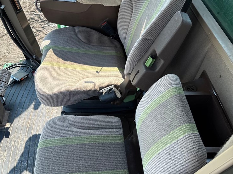 2011-john-deere-9770-sts-image-67