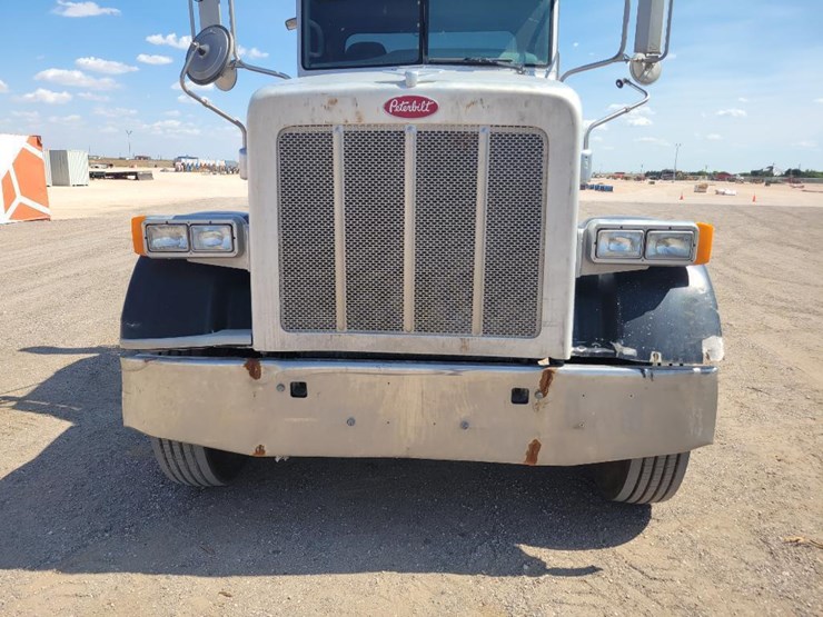 2013-peterbilt-365-image-9