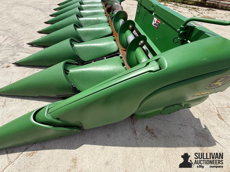 2017-john-deere-608c-image-10