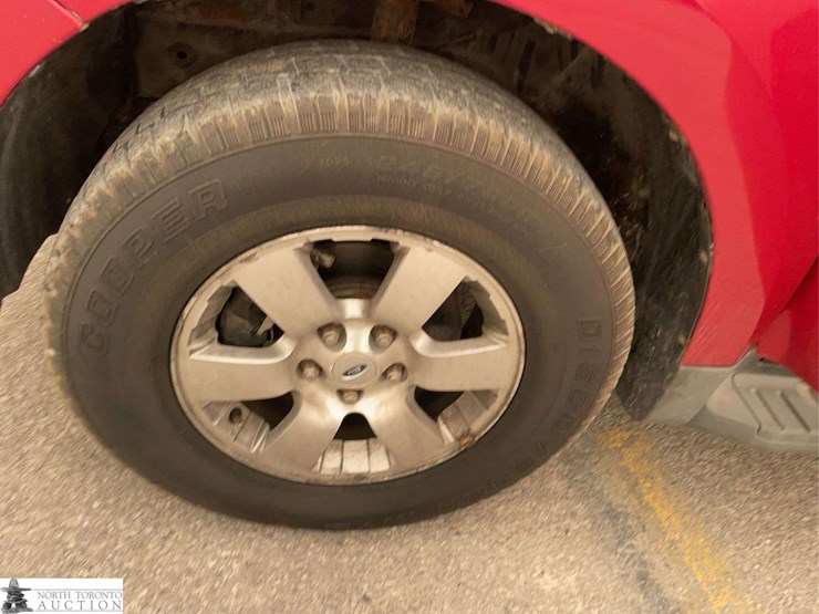 2011-ford-escape-image-21