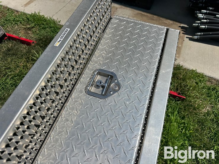 peterbilt-aluminum-step/battery-box-image-13