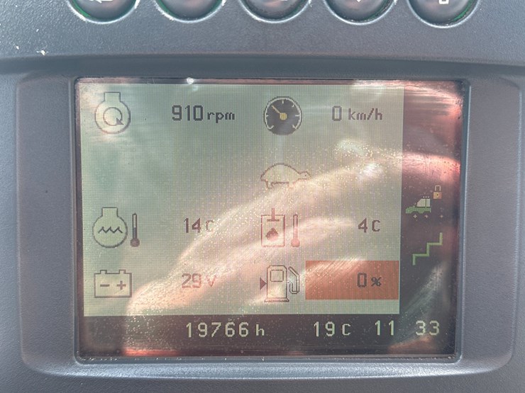 deere-1110e-image-85